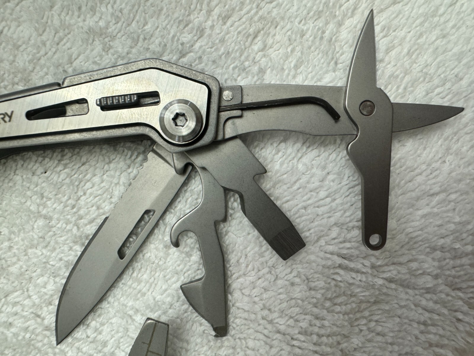 B/Bury 15-in-1 Multi-Tool File Pliers Screwdrivers Glass Break Knife Survival