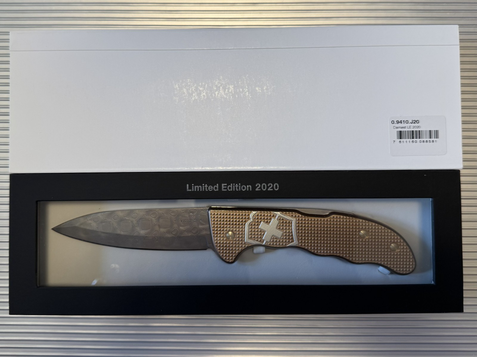 Victorinox Hunter Pro Damast 2020 Limited Edition Swiss Army Knife (0.9410.J20)