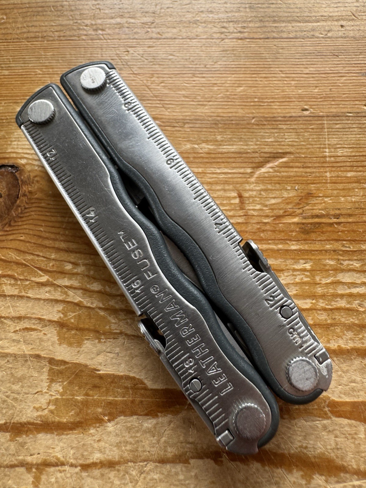LEATHERMAN FUSE MULTI TOOL PLIERS KNIFE W/ SCISSORS & SCREWDRIVERS