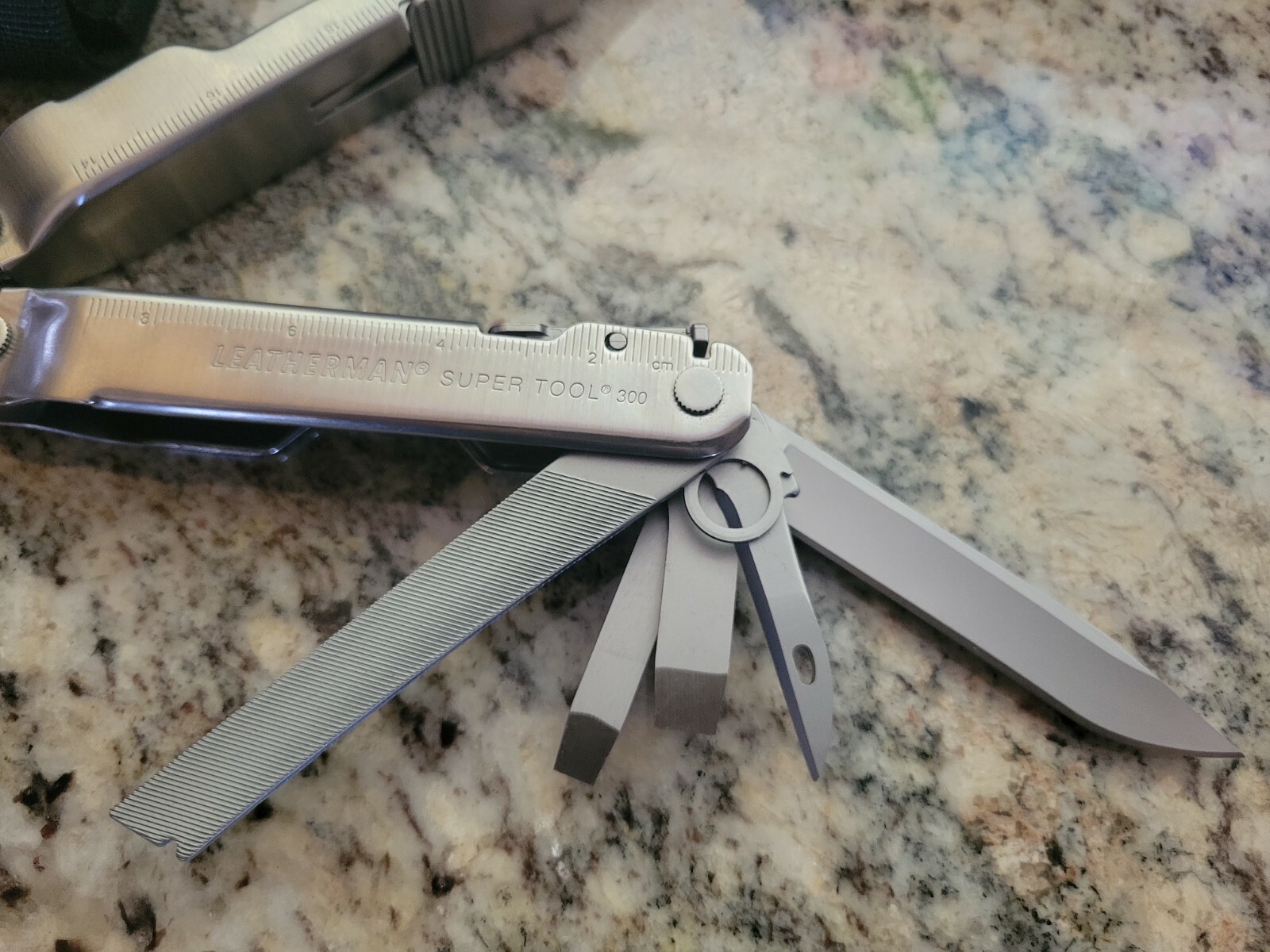 LEATHERMAN SUPER TOOL 300 Ultimate Multi Tool Stainless + Premium Nylon Sheath