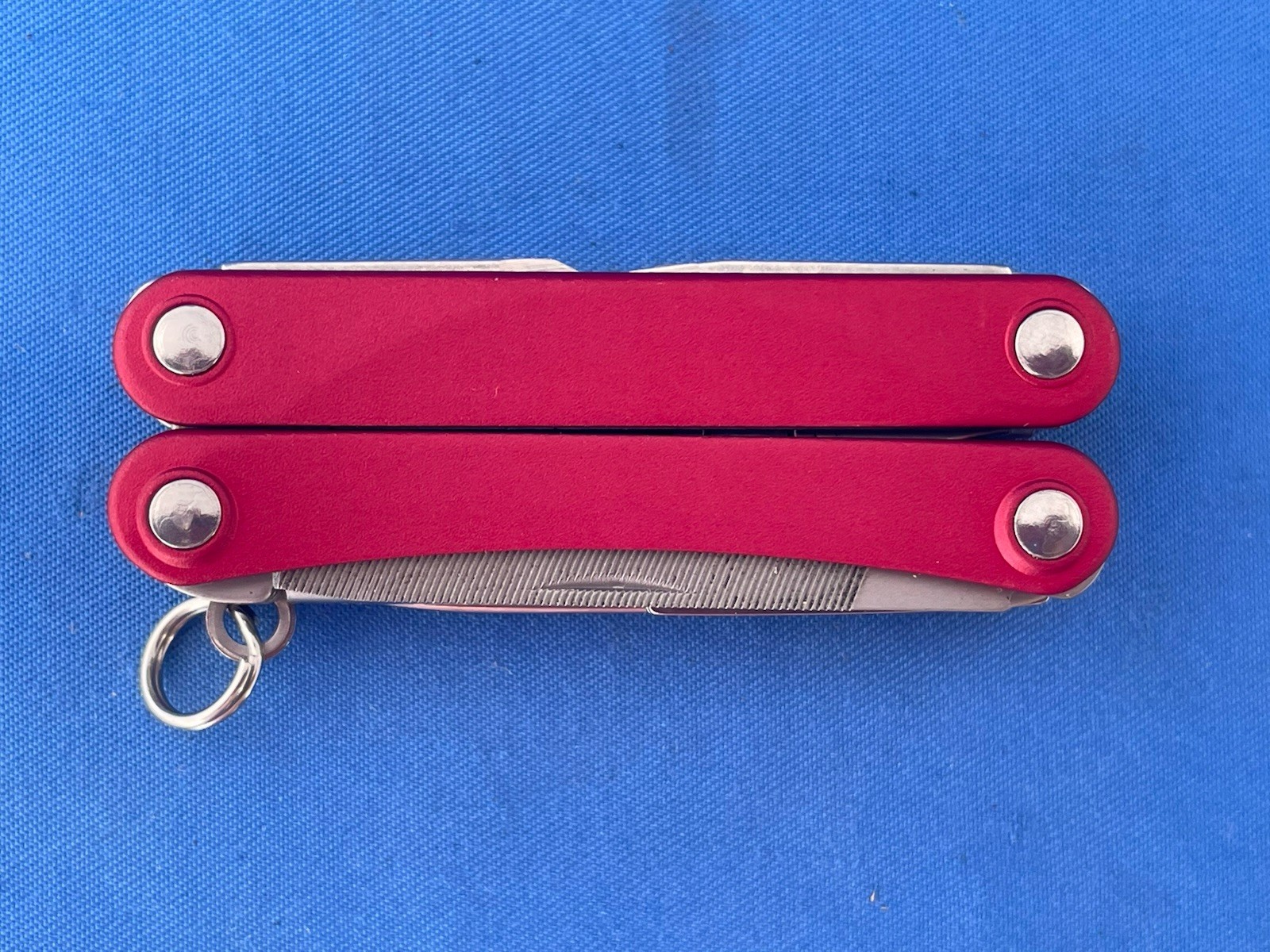 Leatherman Squirt ES4 Multi Tool Knife Wire Stripper New In The Box Red