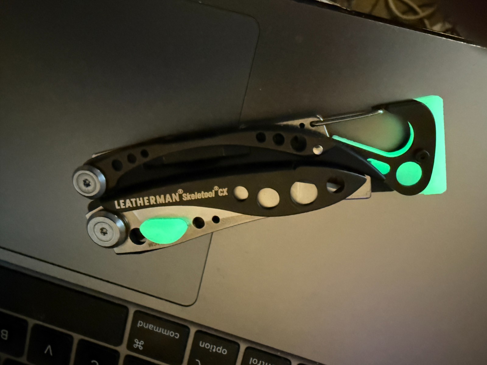 Hammer Head & Thumb Stud Upgrade for Leatherman Skeletool – Glow-in-the-Dark
