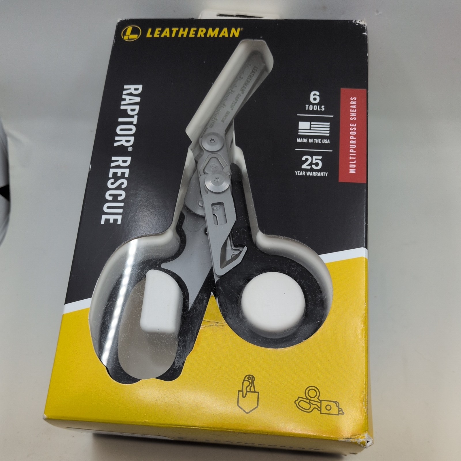 Heavy Duty Rescue Shears 6-in-1 Emergency Trauma Glass Breaker Black LEATHERMAN