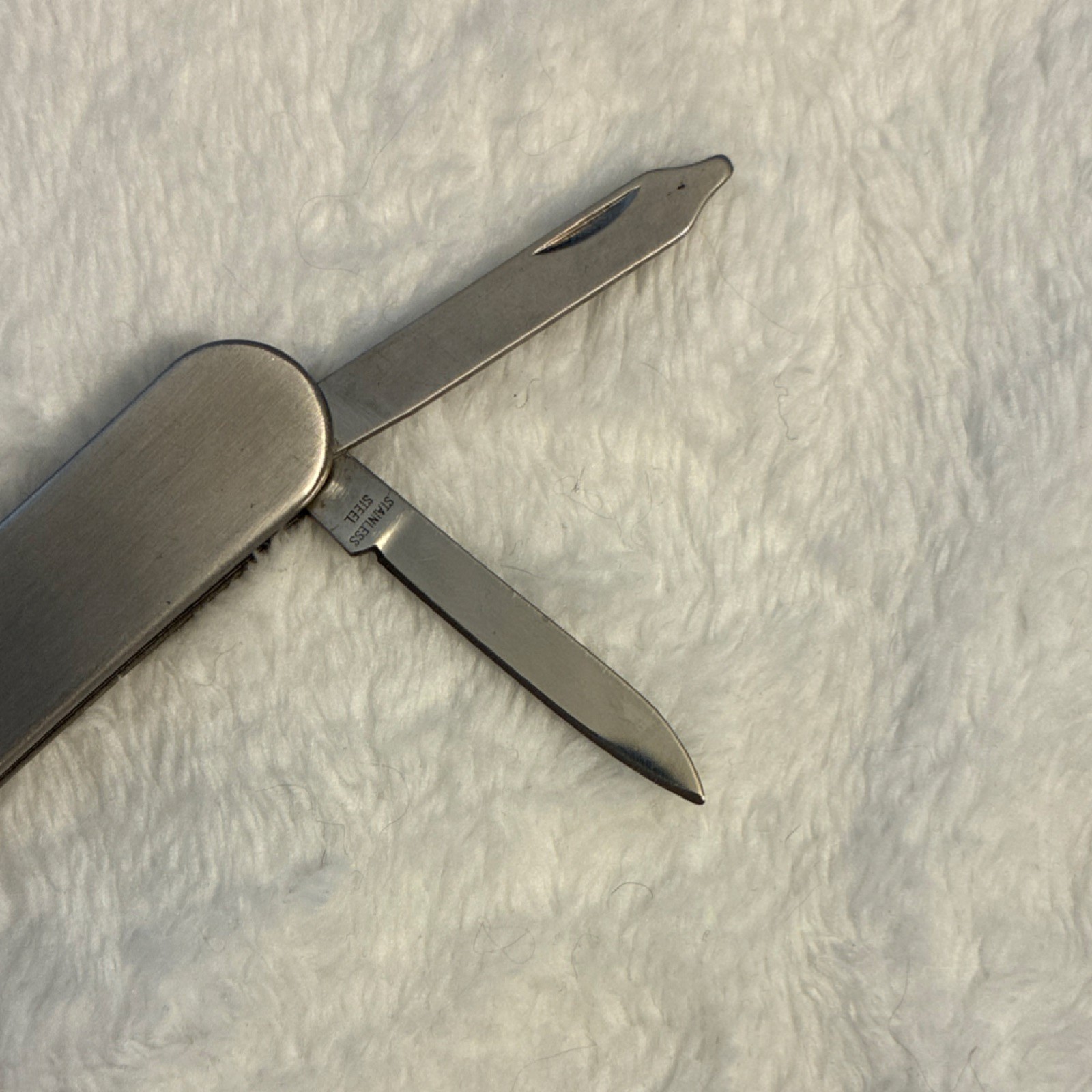 Winchester Stainless Steel 4-in-1 Multi-Tool 1.75in Blade Keyring, Silver