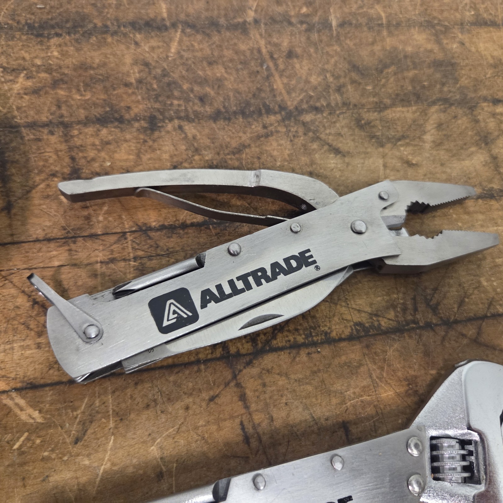 ALLTRADE POCKET MULTI TOOL SET WITH CASE 11 FUNCTIONS STAINLESS