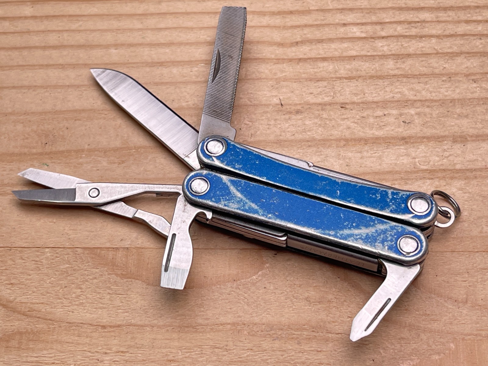 Leatherman Squirt PS4 Blue Multi-tool Knife – Broken Scissors Spring – Retired