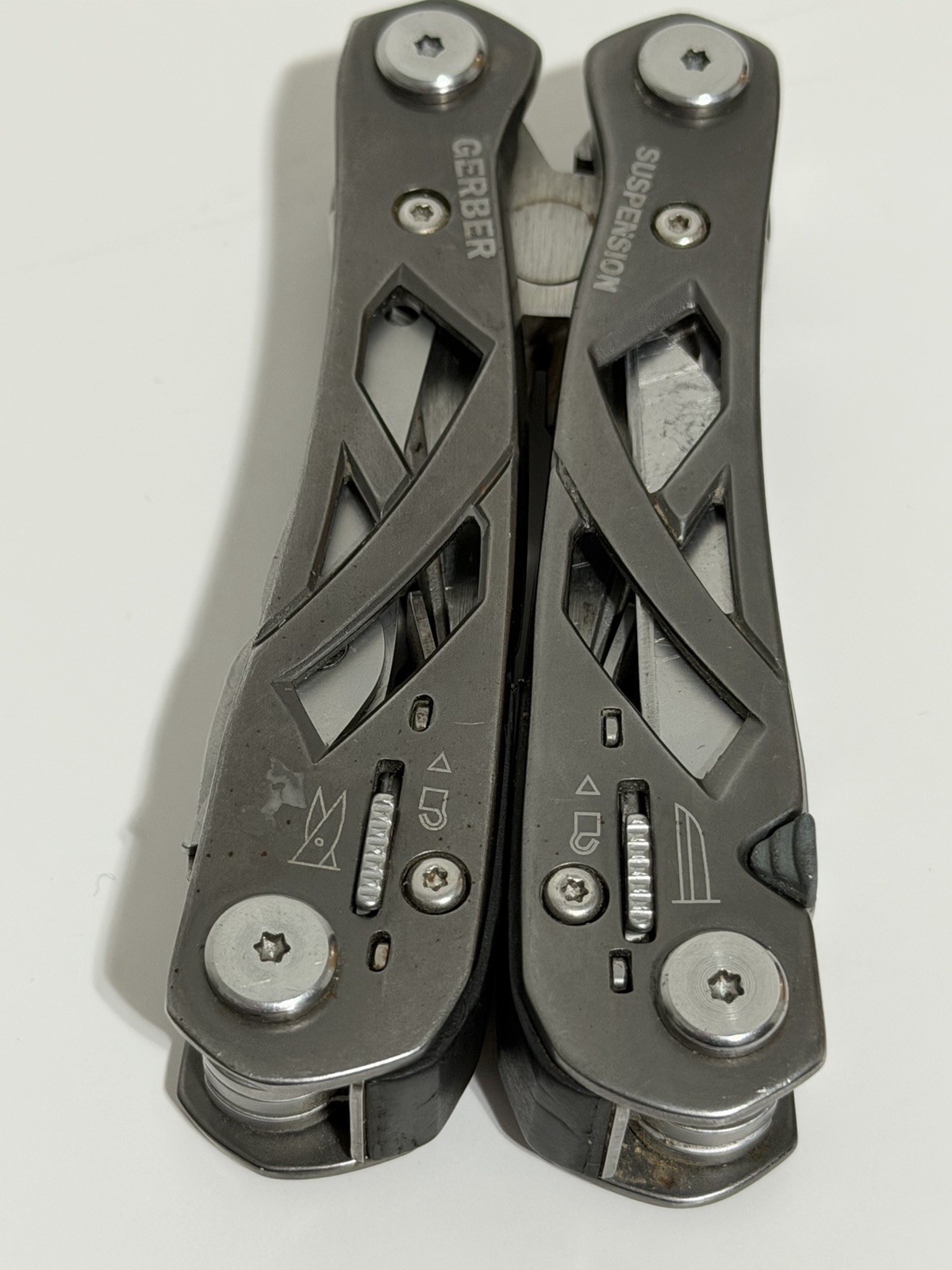 Gerber Knife Multi 9 Tool Blades On Suspension Folding Pliers With Nylon Pouch