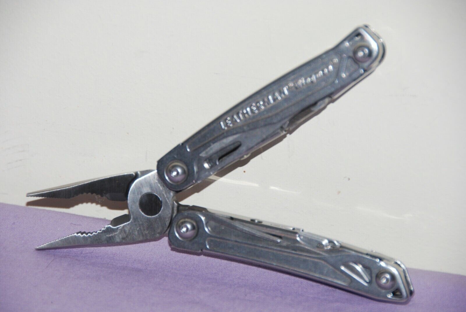 Leatherman Wingman Multi-Tool With Pocket Clip 420HC Stainless Steel–Great Cond