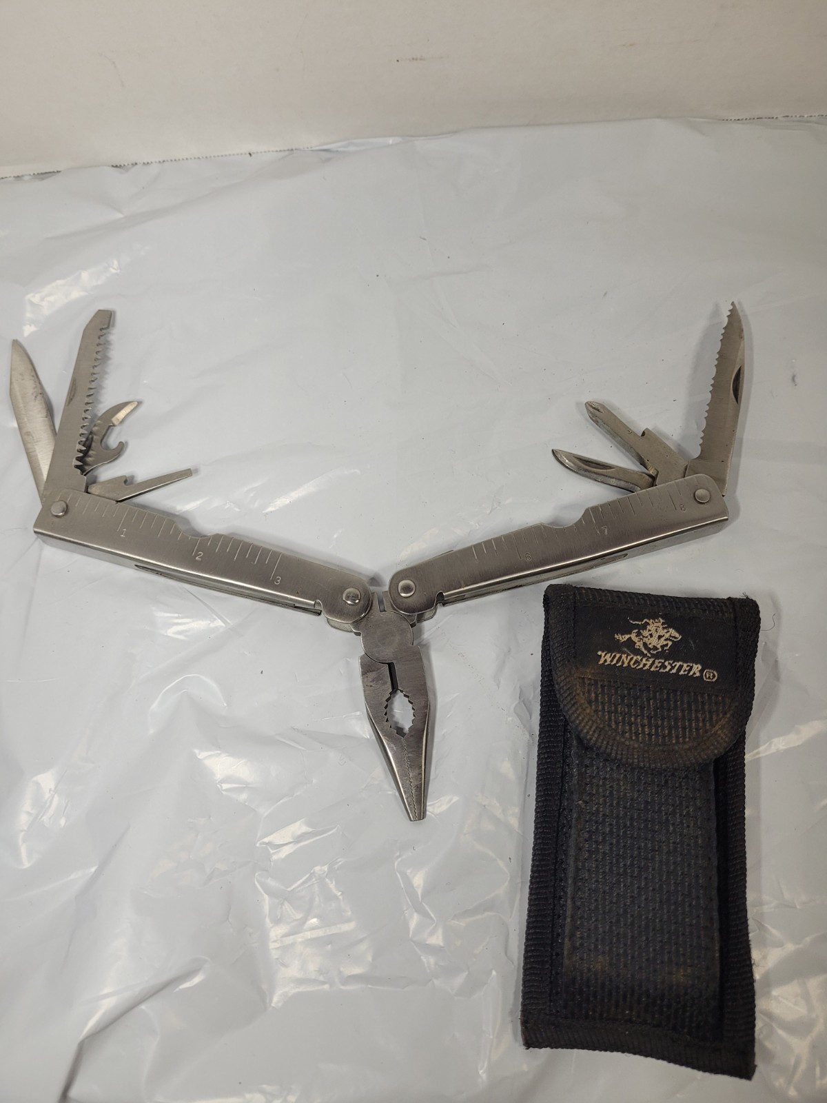 Winchester Multi Tool With Nylon Case (V)