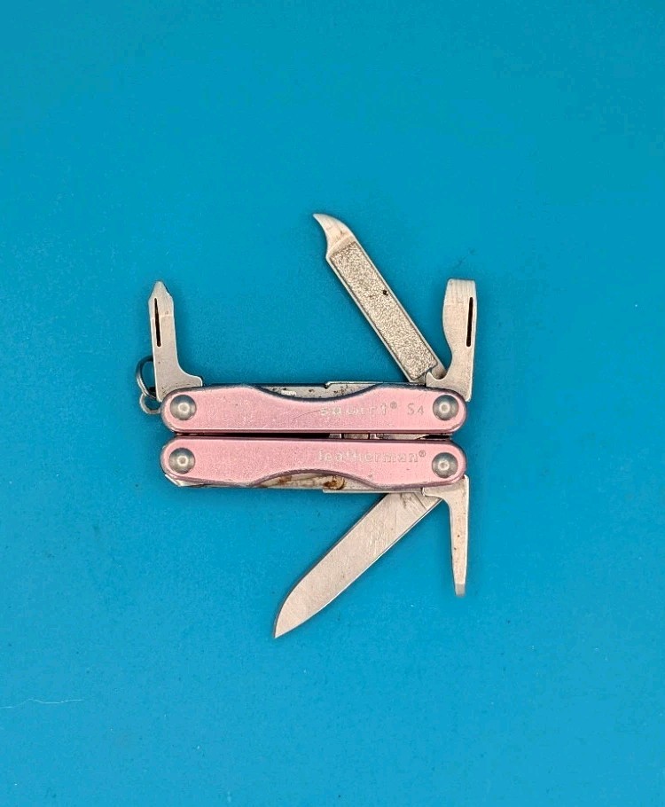 Leatherman Squirt P4 Multi-Tool, Key Ring, Retired, PINK!