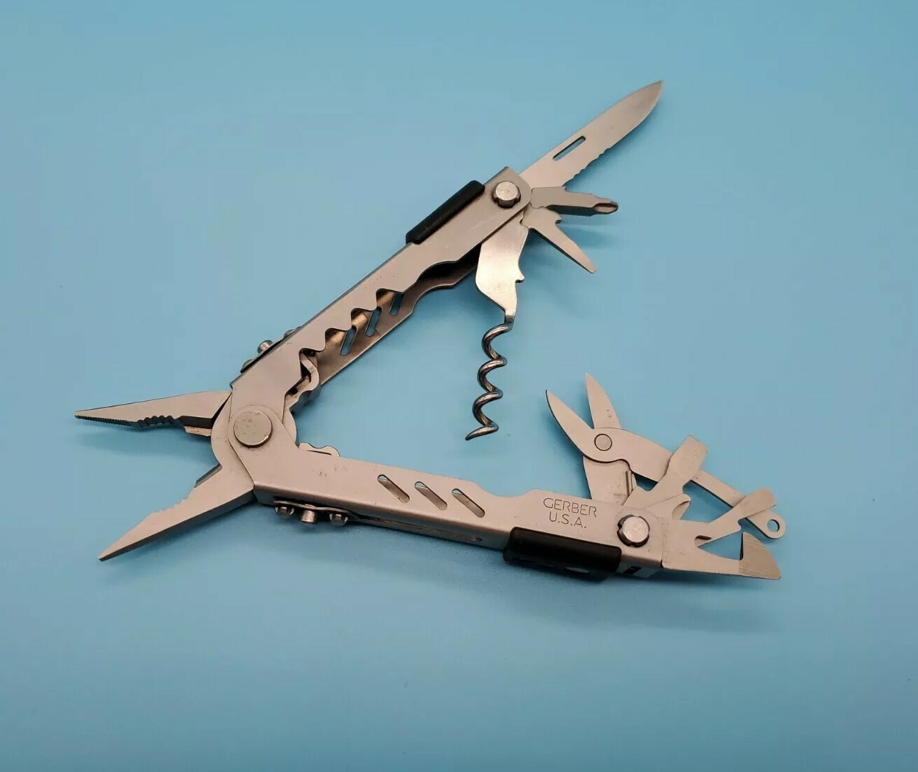 Gerber MP400 Multi-Tool Multi-Plier Compact Sport with Cork Screw Knife – RARE