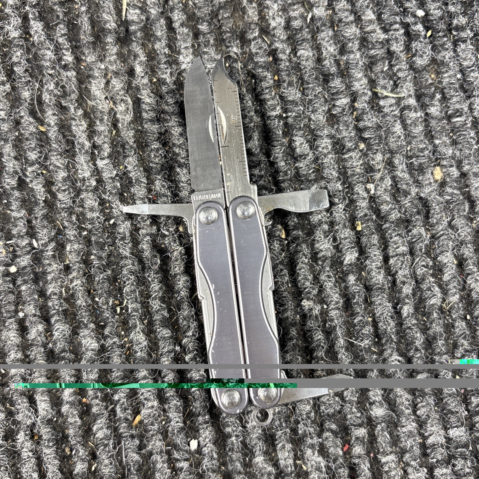 Leatherman Squirt S4 Stainless Steel Multitool – Gray (450)