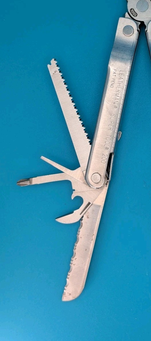 Vintage LEATHERMAN Super TOOL 200 Multi Tool! 04/02 Date Stamp!