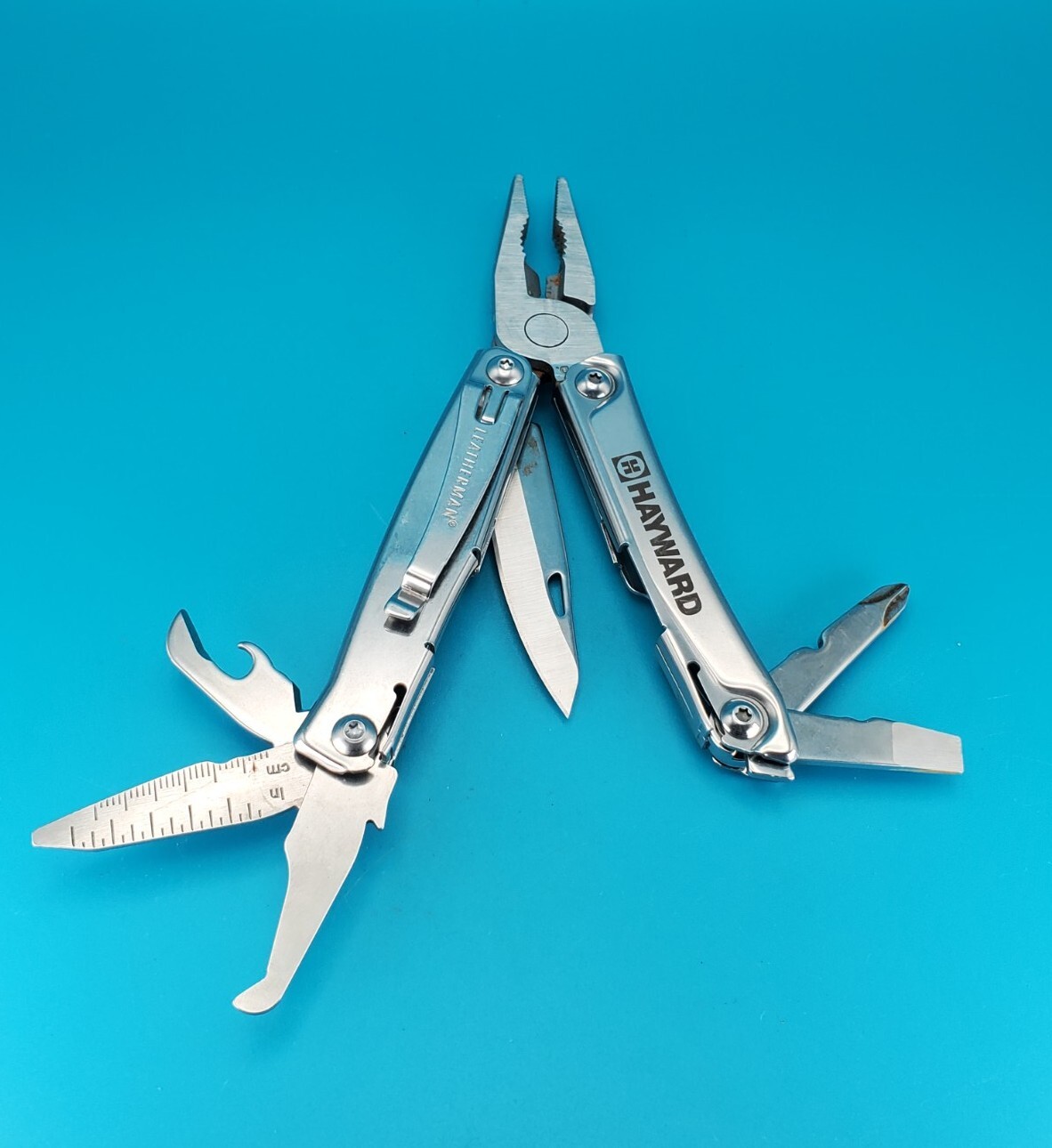 Leatherman Rev 3.8″ Multi-Tool, Stainless! *RUST ON ITEM*