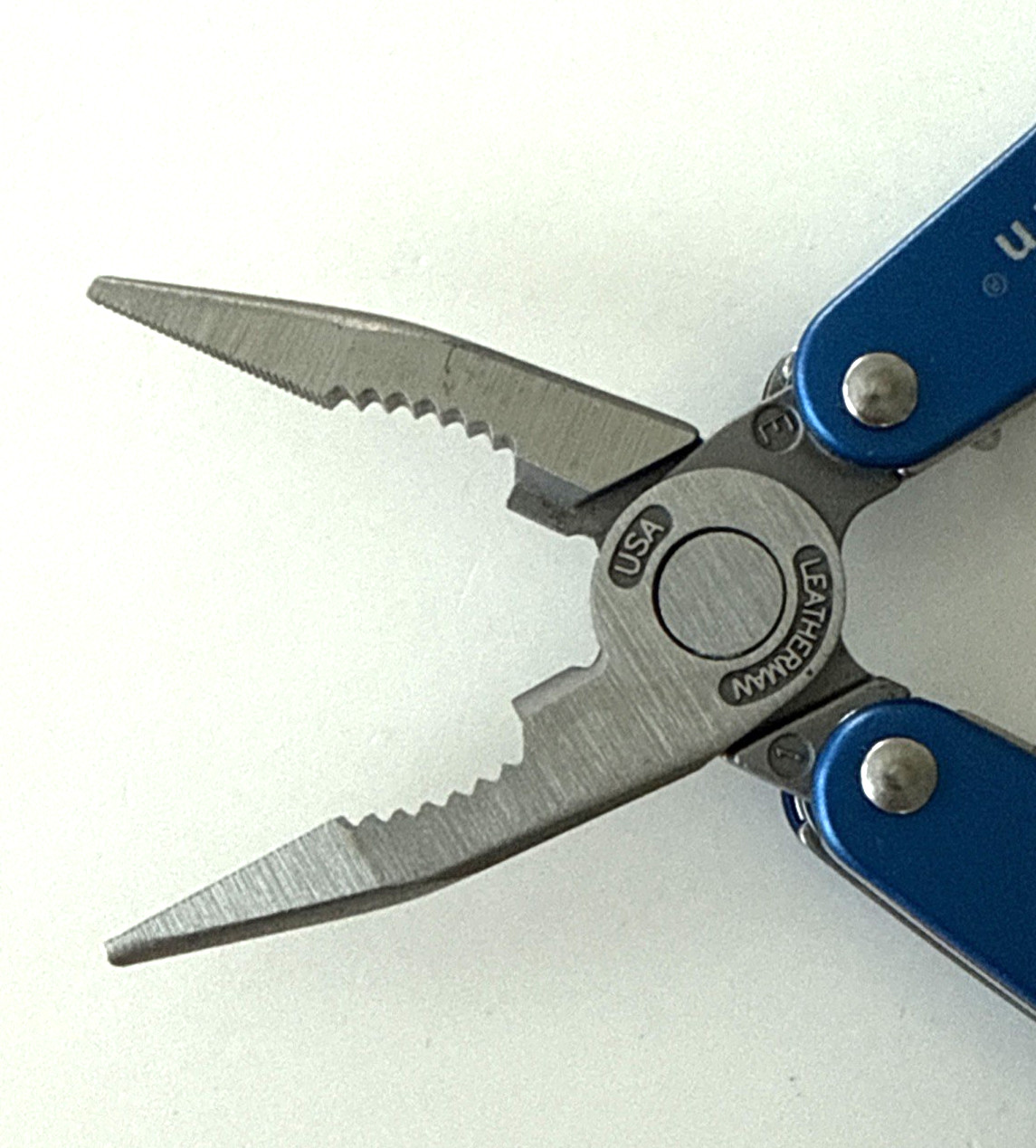 Leatherman Juice CS4 Multi-Tool Blue USA