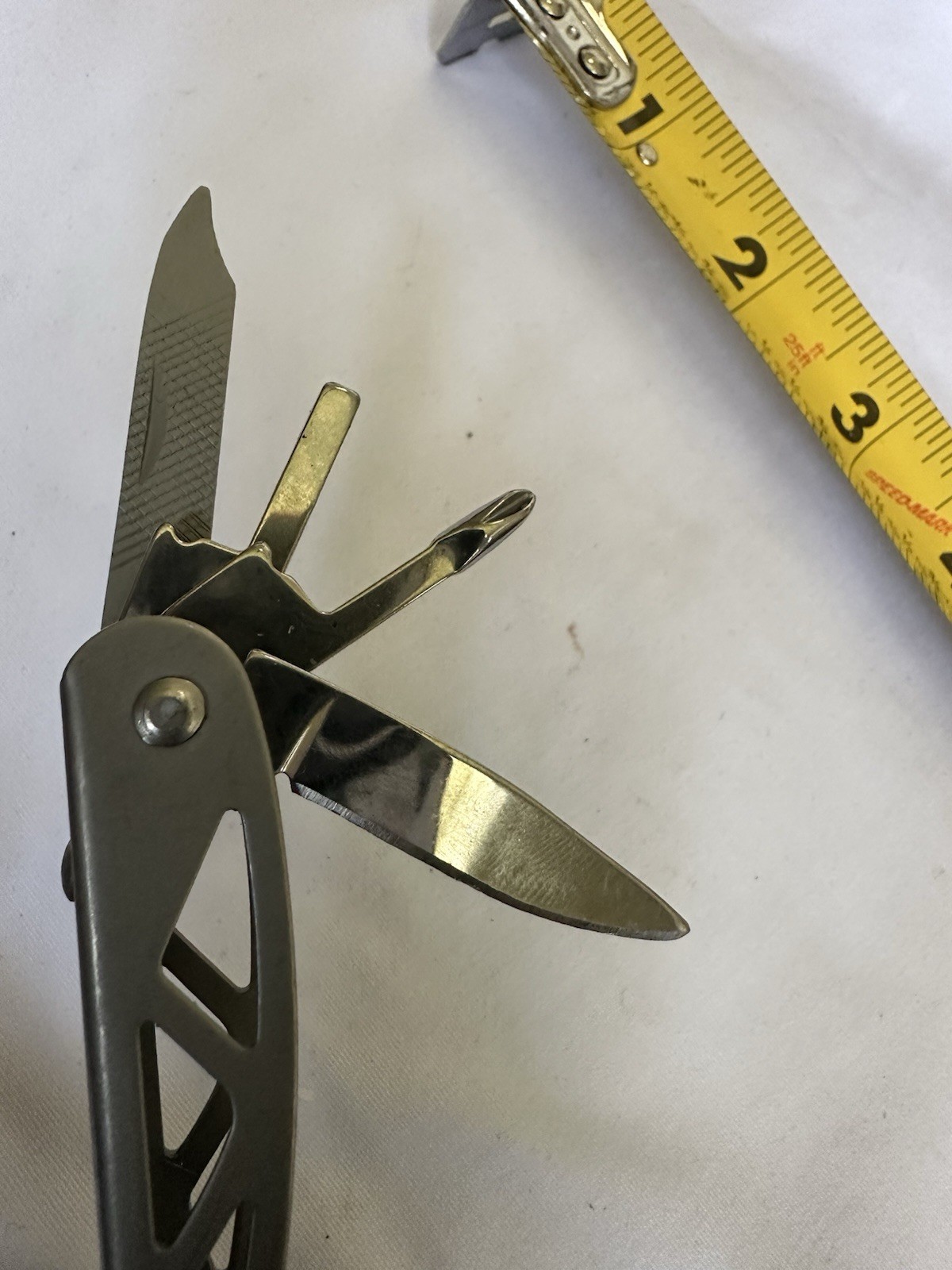 Stainless Steel Pocket Knife Multi-Tool Blade Unbranded Letherman Style 3” Cl