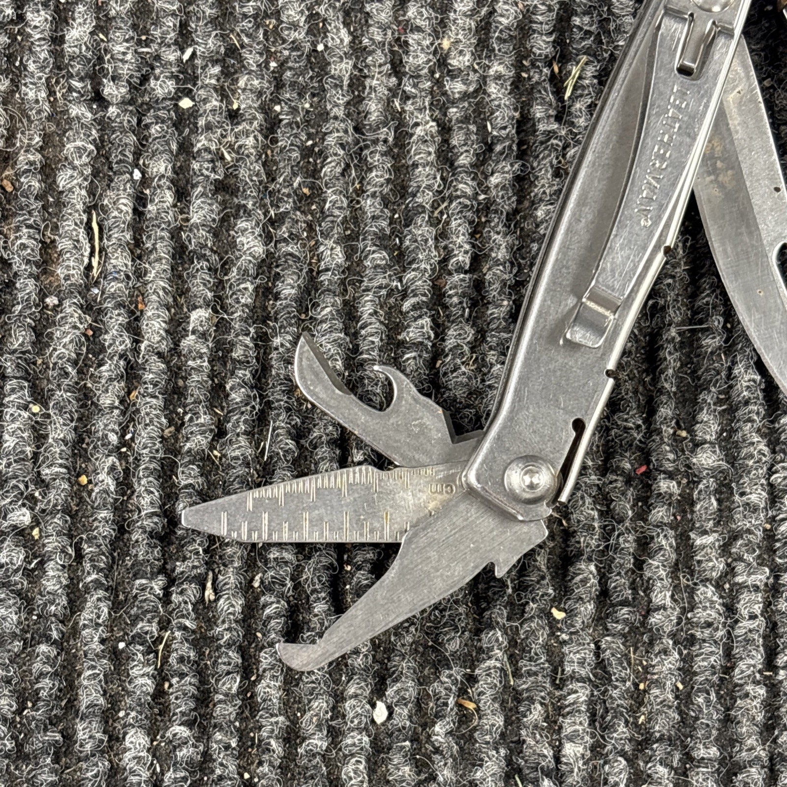 Leatherman Rev 3.8″ Multi-Tool, Stainless! USED (043)