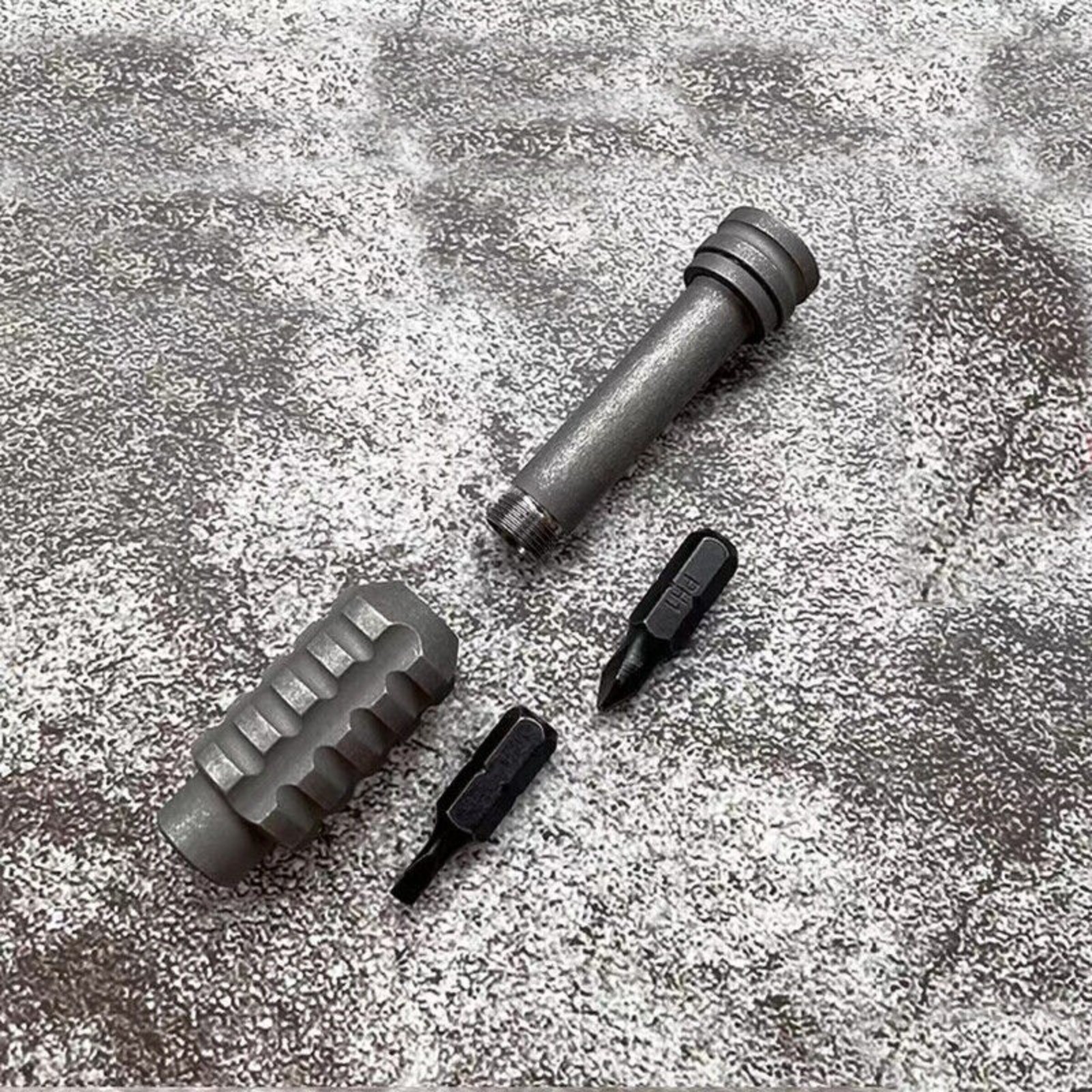 Titanium Alloy PEI Screwdriver Portable Gadget Cross Bit Riding EDC Multi-Tools