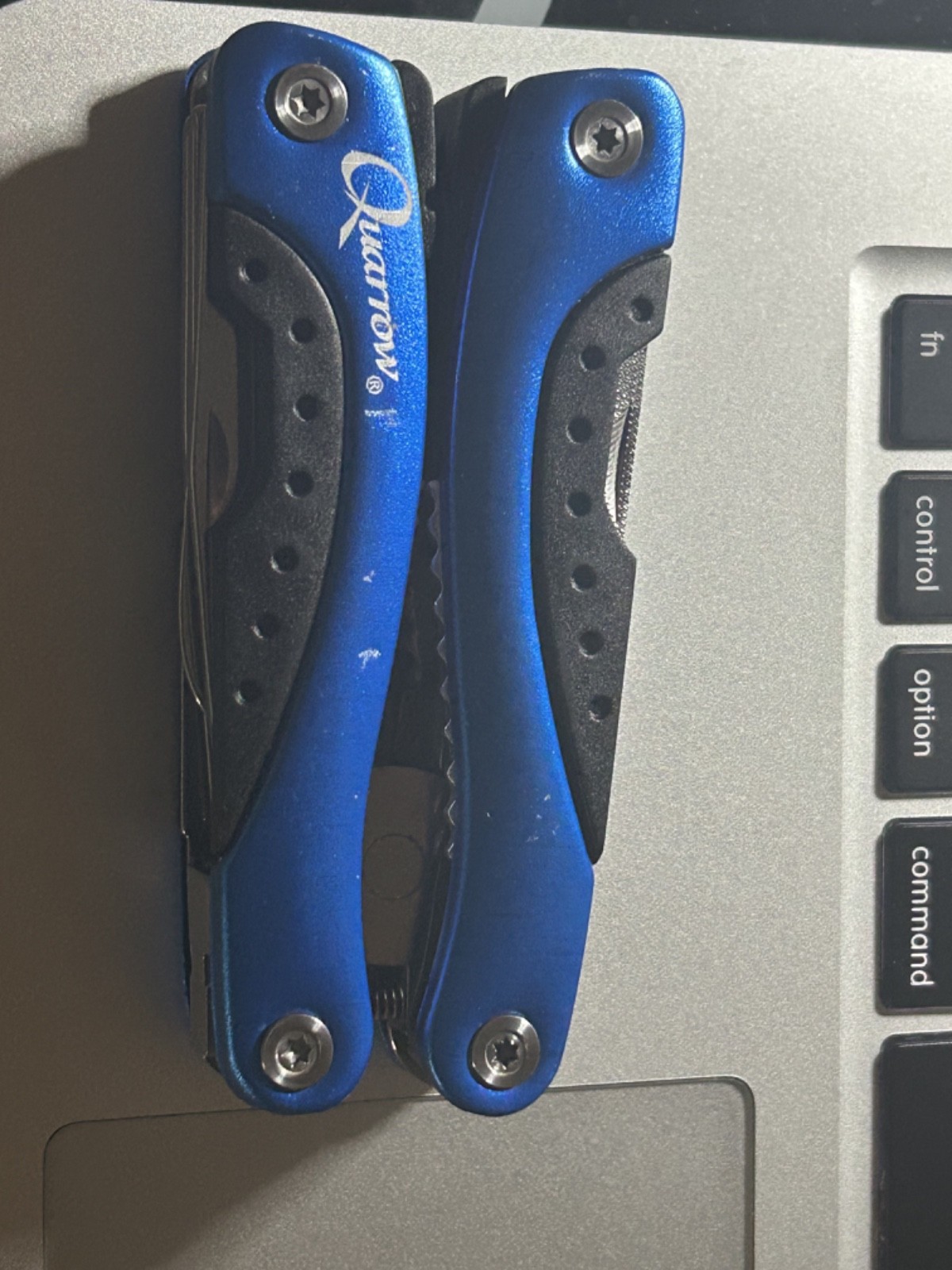 Quarrow Blue Multi-Tool 9 Tools Knife Pliers File Screwdrivers Leatherman