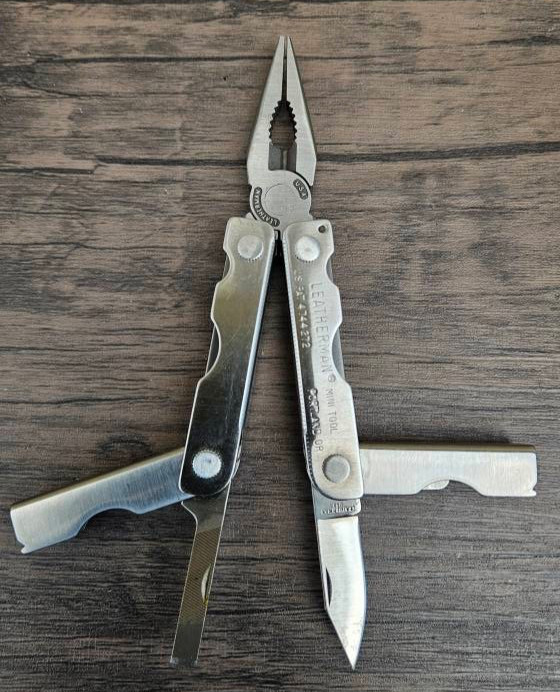 Leatherman MINI TOOL Multitool Variant w/US PAT 4744272 A8