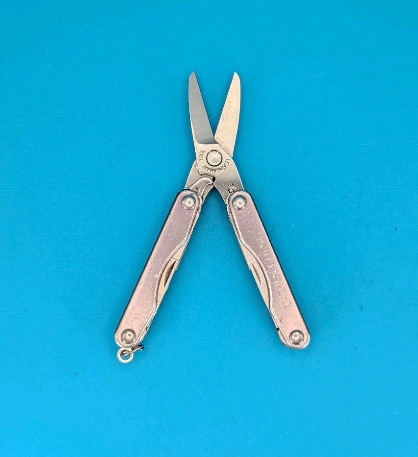 Leatherman Squirt S4 Multi-Tool, Key Ring, Retired, GRAY! *CHEN-CHENG*
