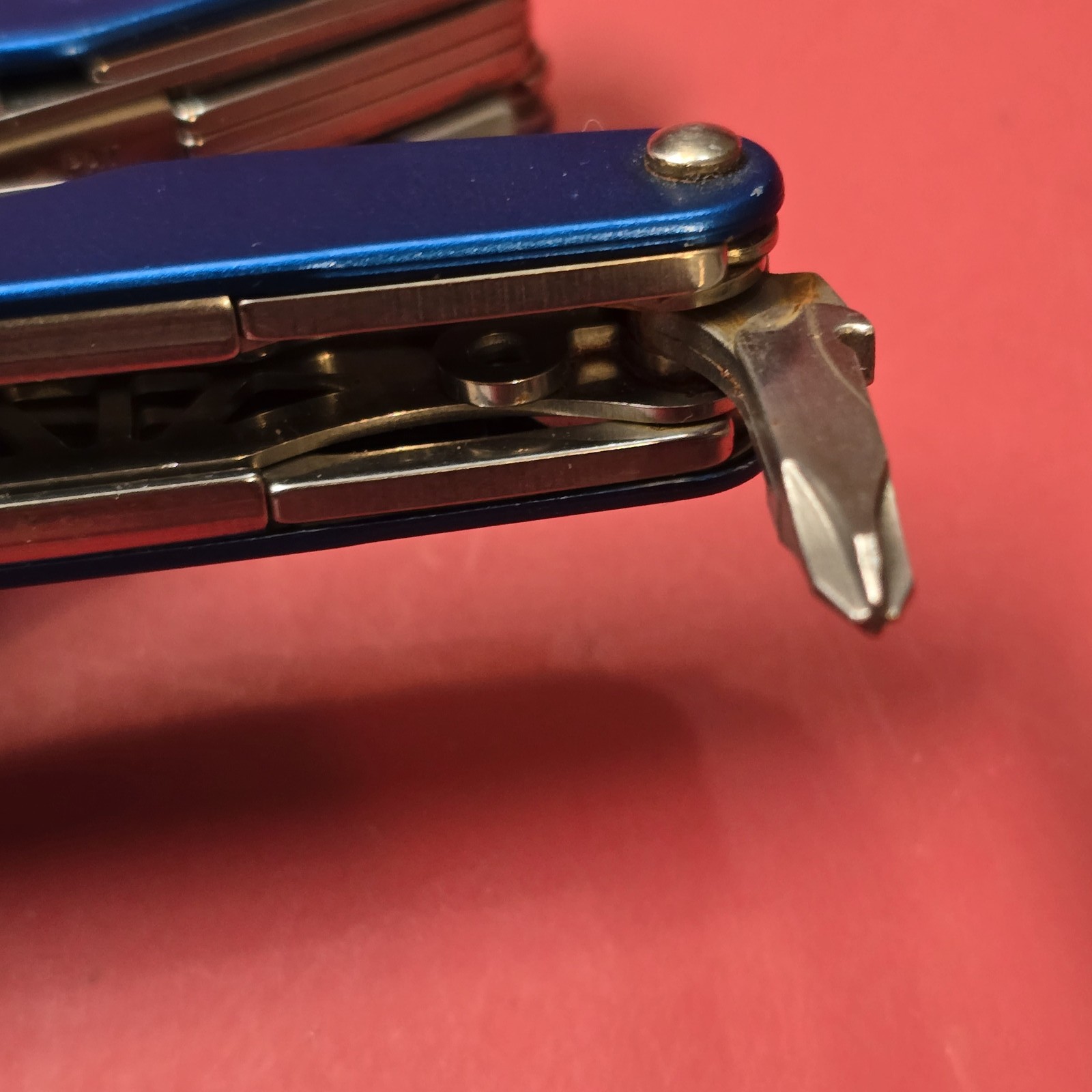 LEATHERMAN JUICE CS4 BLUE RETIRED MULTI TOOL PLIERS KNIFE SCISSORS
