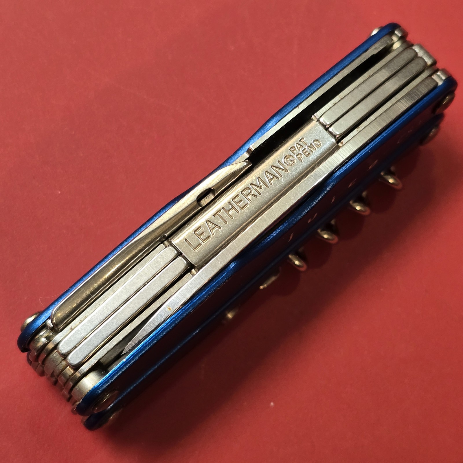 LEATHERMAN JUICE CS4 BLUE RETIRED MULTI TOOL PLIERS KNIFE SCISSORS