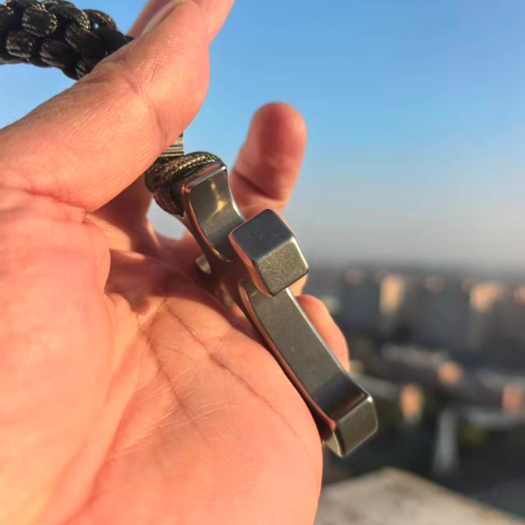Cross/SkullPendant Titanium alloy TC4 Thickened by 12mm EDC Tool.