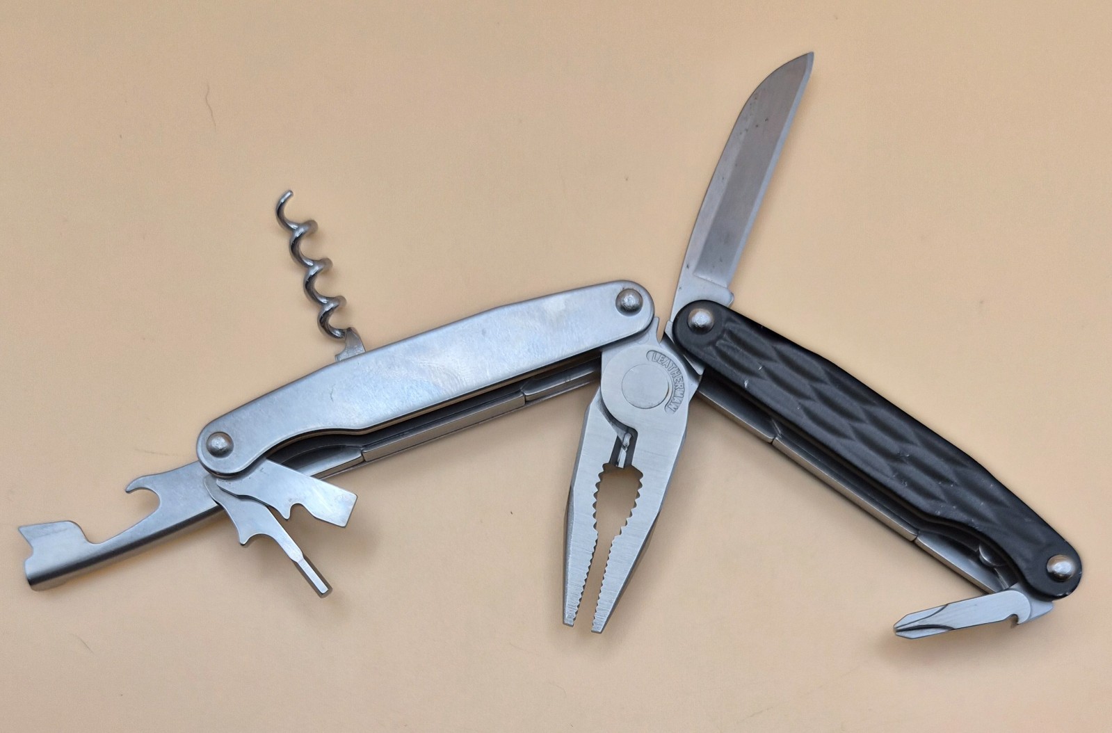 SUPER RARE Leatherman JUICE SX Black Multi-Tool (Retired) – Good Condition