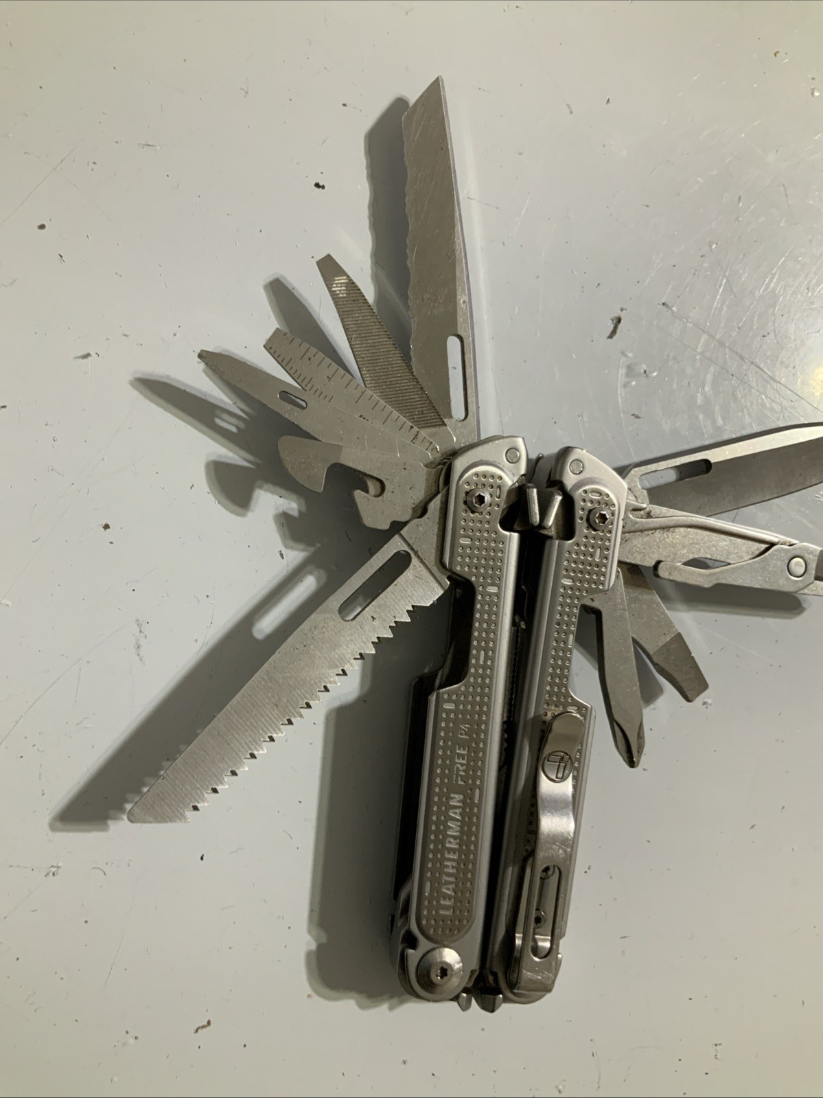 Leatherman Free P4 Stainless Steel Multi Tool Retired – V21