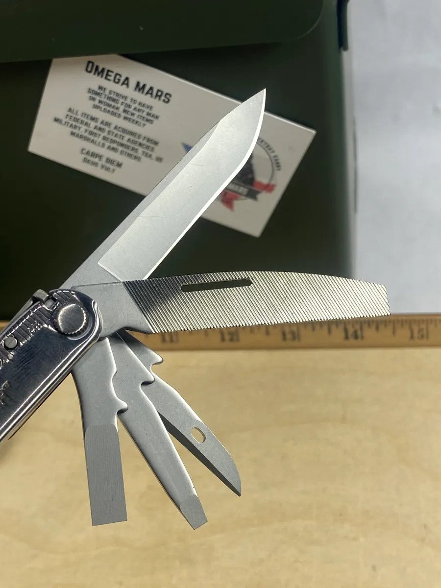 Leatherman Rebar #R1. Saw appears used, the rest looks/feels brand new.