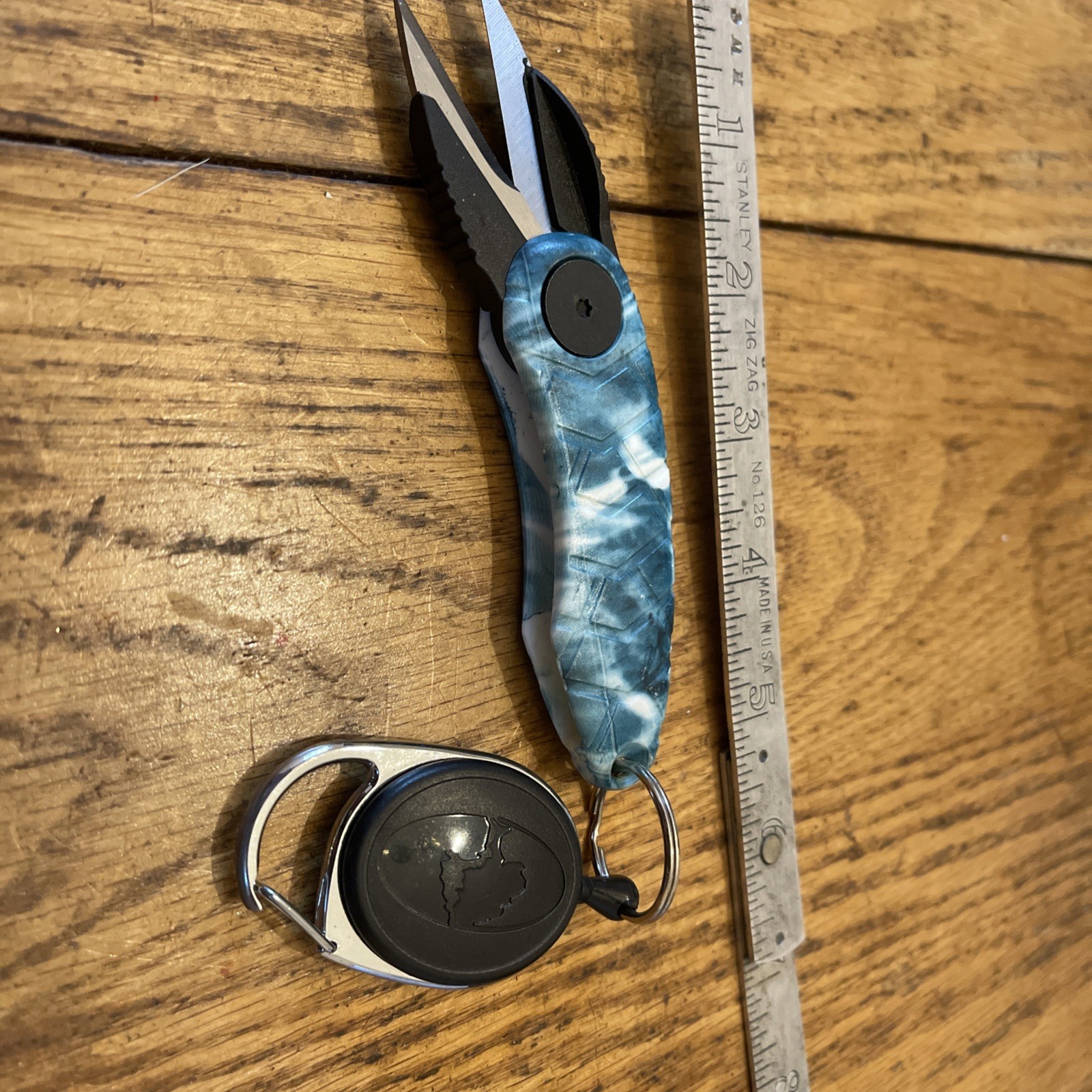 Mossy Oak Fishing Tool Folding Line Snip With Clip On Holder