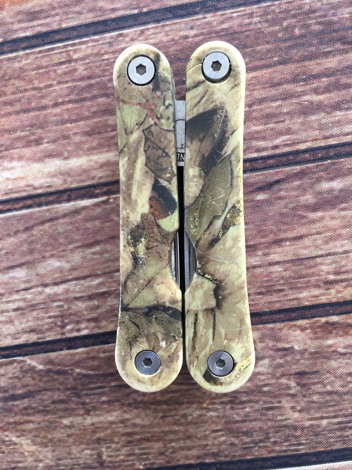 Appalachian Trail Multi-Tool Knife Stainless Steel Camo