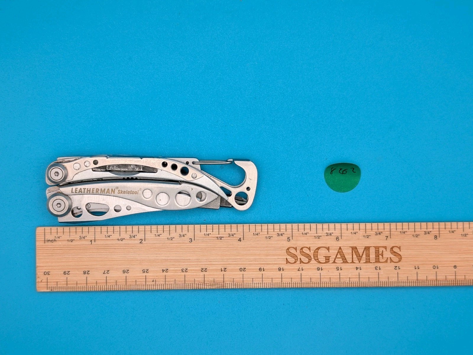 LEATHERMAN Skeletool Multi Tool – Combo Edge Blade Knife Pliers Carabiner!!!