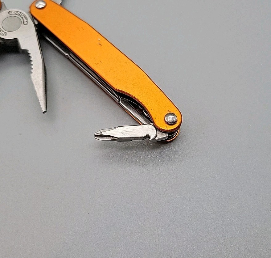 Leatherman JUICE S2 Multi-Tool dated 0407 – Orange – Knife, Pliers – Retired