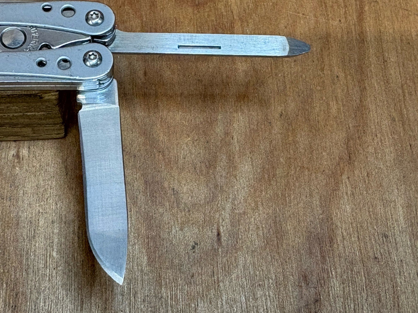 LEATHERMAN STYLE CS Red Multi-Tool Knife File Tweezer Carabiner NEAR MINT!