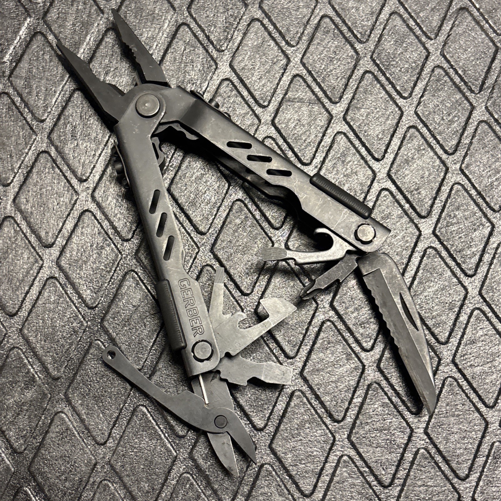 Gerber MP400 Multi Tool Multi-Plier, Black, Nice!