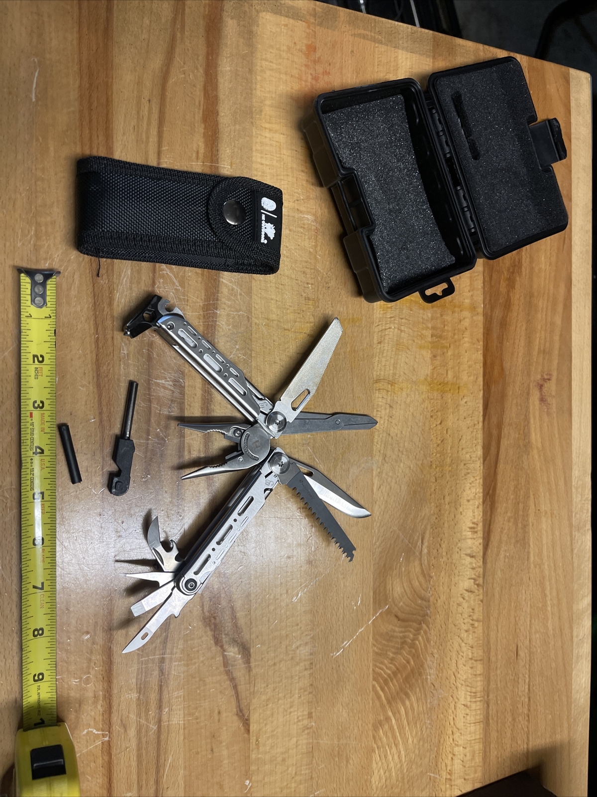 HX Outdoors 21-1 Multitool Pliers Glass Break Saw Ferro File Scissors Bit Driver