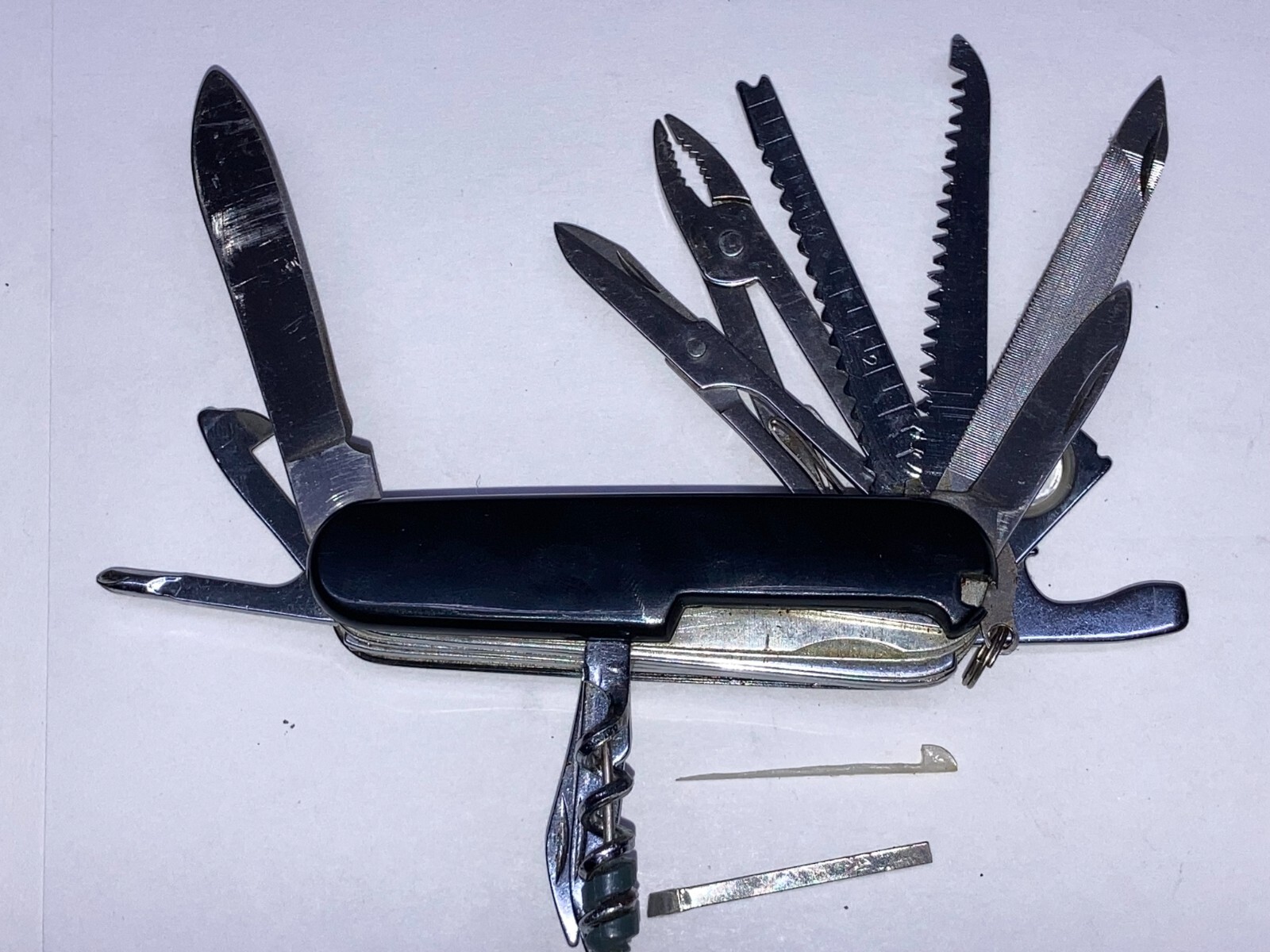 Large BLACK (17-n-1) 30-Function Camping Knife-New, Dealer Old Stock Circa 1998