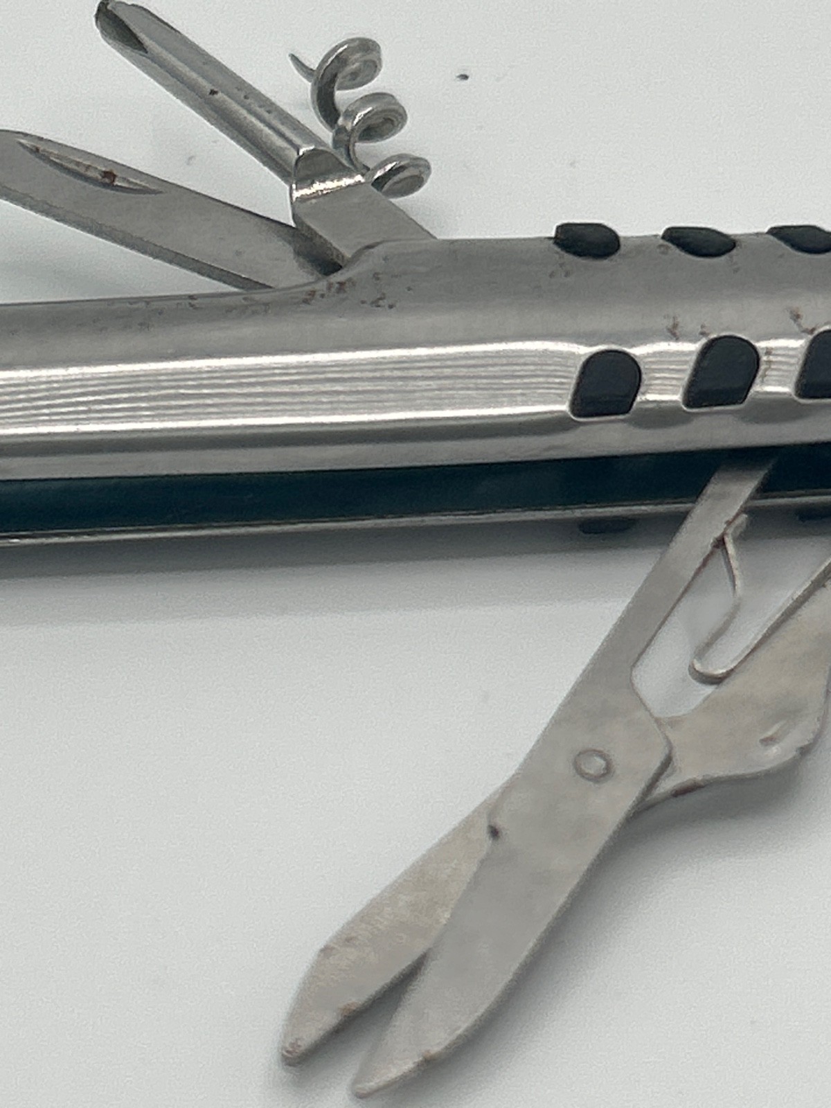 Tool Bench 8 In 1 Multiuse Knife Used With All Parts