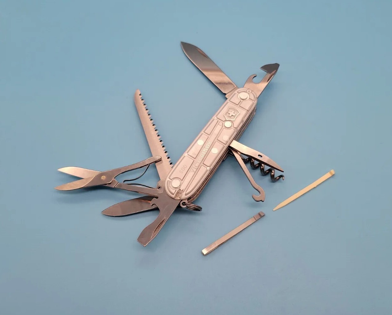 Victorinox 91mm SilverTech Huntsman Swiss Army Knife – Scissors Saw Screwdrivers