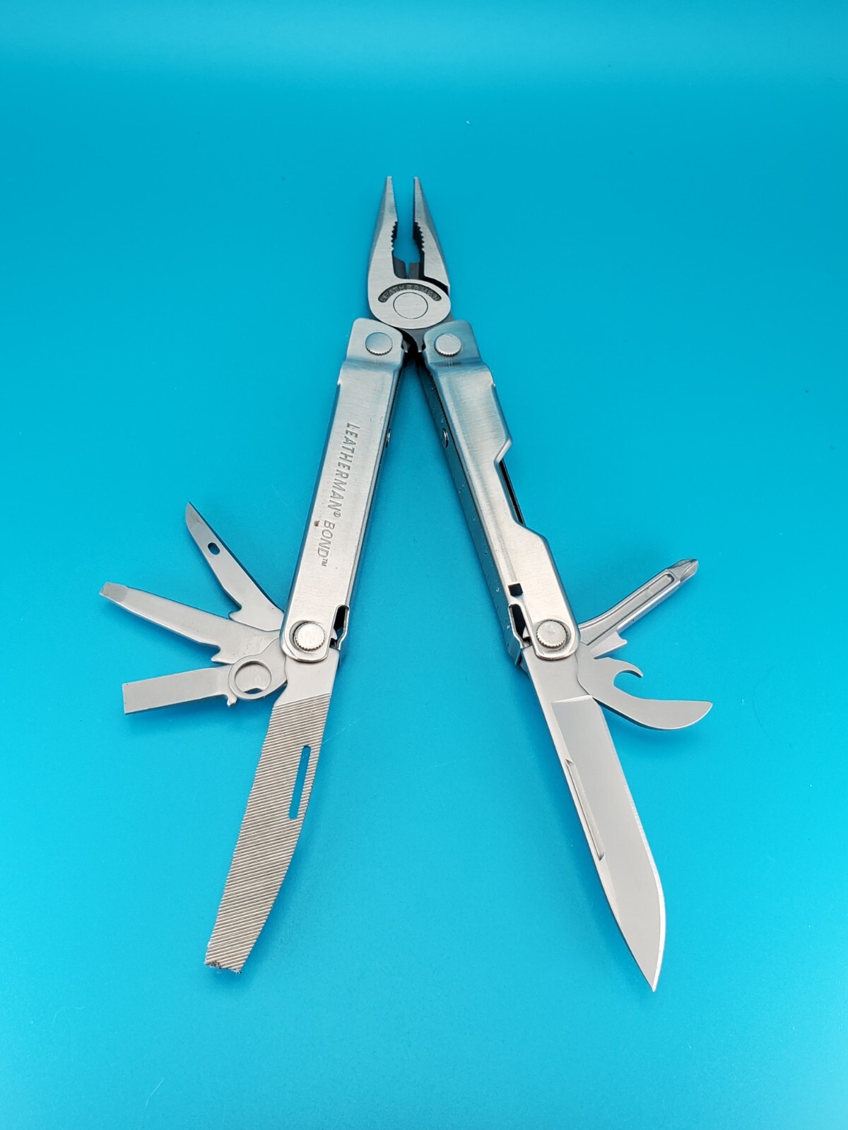 LEATHERMAN Bond Multitool, Stainless Steel Everyday Tool!
