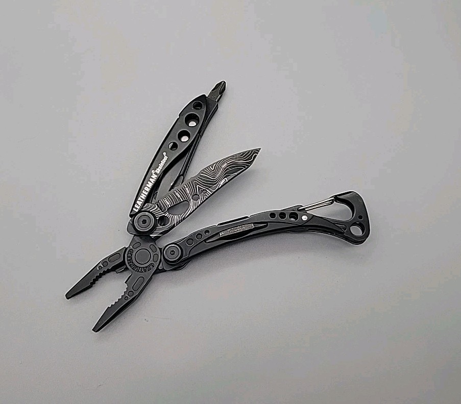 Leatherman Topo Skeletool Multi-Tool – Dated 0917 – Pliers, Combo Blade