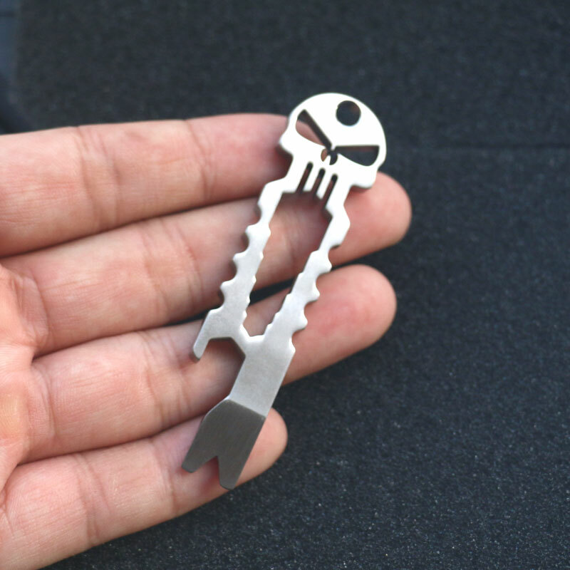 EDC Titanium TC4 Skull Outdoor Crowbar Keychain Tactical Pry Bar Opener Crowbar