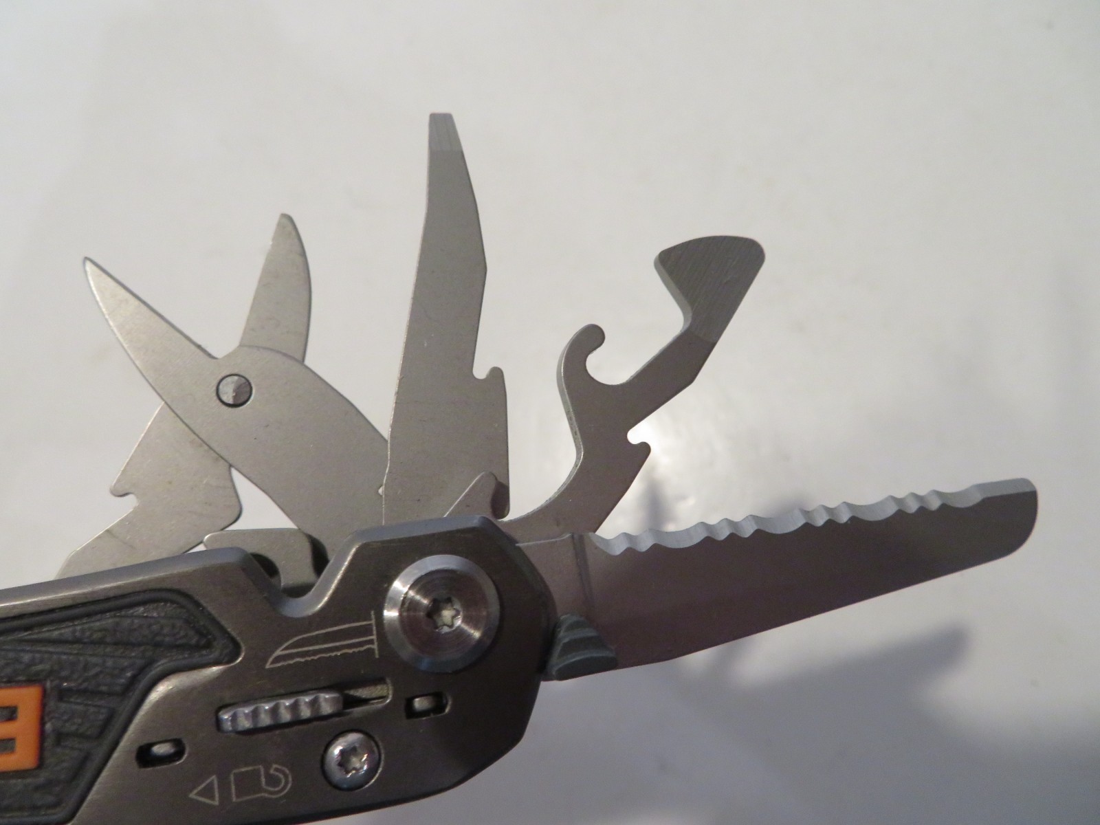 Gerber Bear Grylls Ultimate Multi-Tool & Case Model No. 8970815A