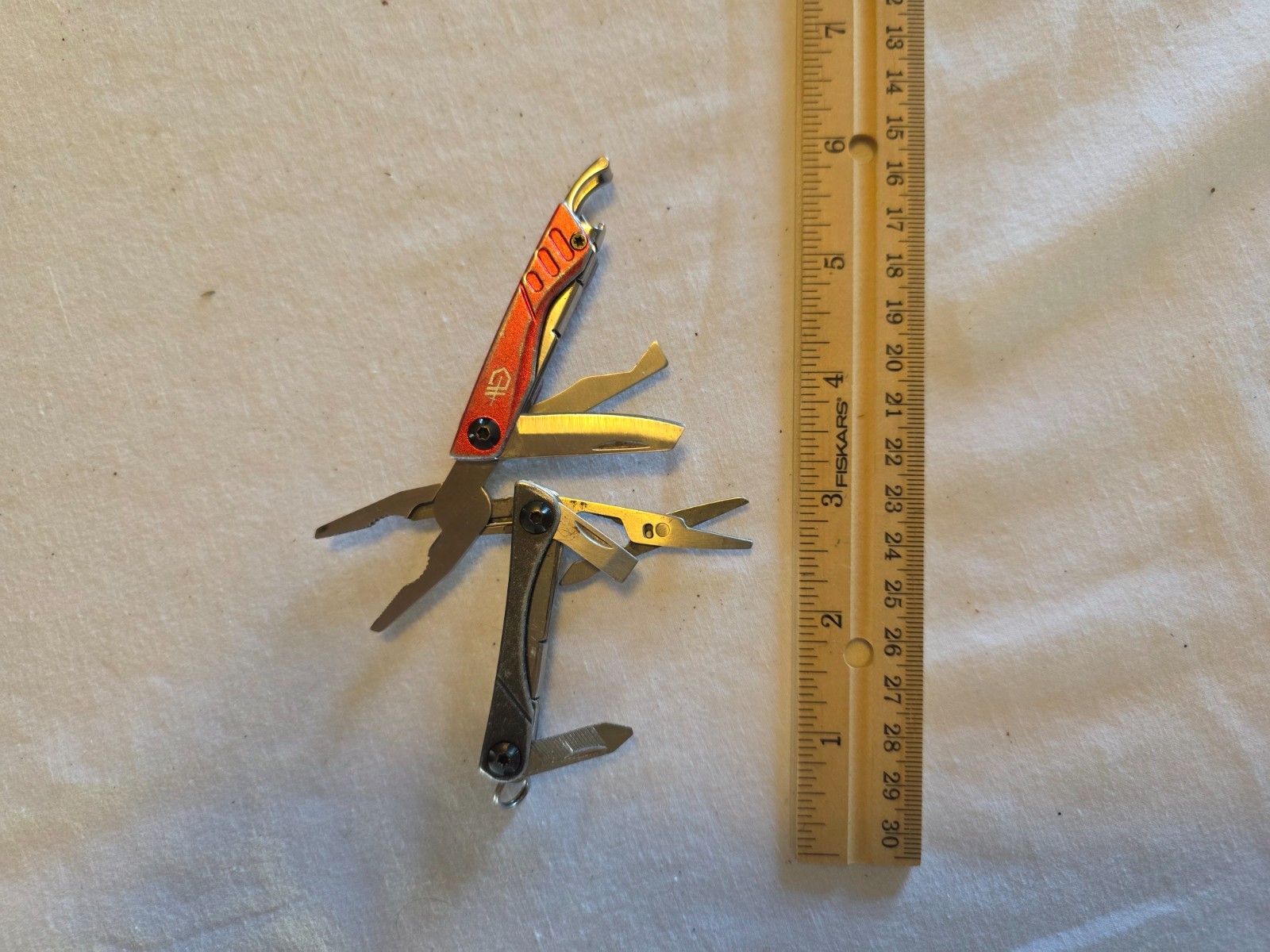 MT2601-019 – 4x Gerber Mini Multi-Tools + Case Free Shipping Used