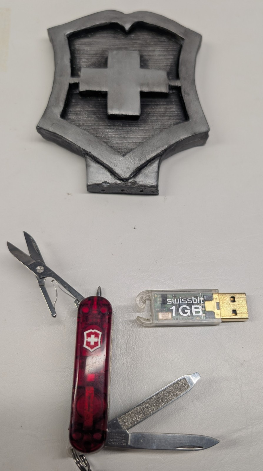 Victorinox SwissMemory 1GB Swiss Army Knife with laser No box RARE 2008