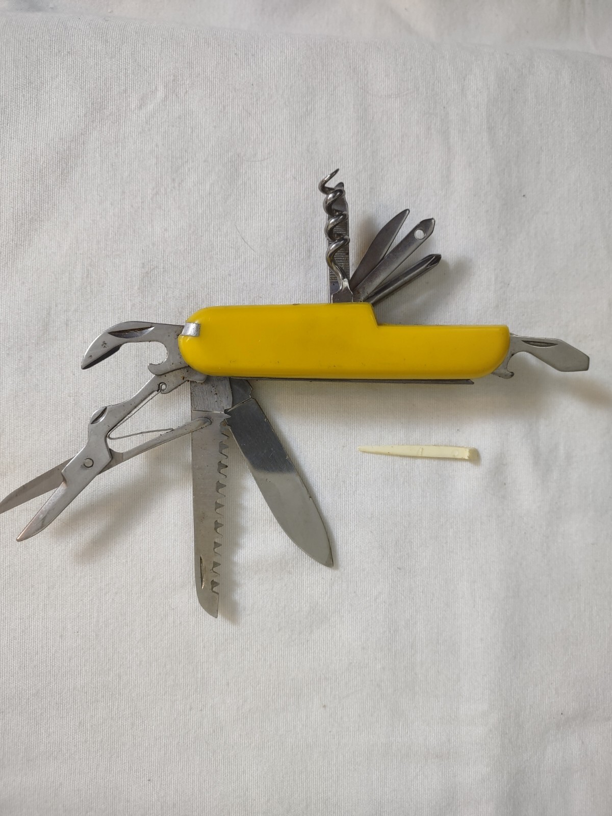 Pocket Knife Multi Tool 13 Features Blades, Saw, Scissors, Tweezers, Phillips