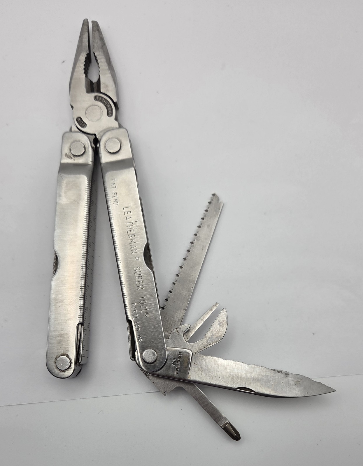 Original Leatherman SUPER TOOL Stainless Steel Silver Pat Pend L-2