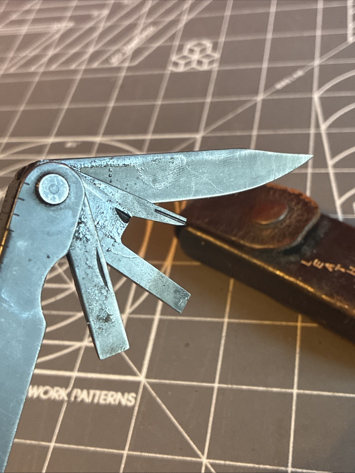 Vintage Leatherman Multi Tool TM 1325473 Made in USA w/ Original Leather Case